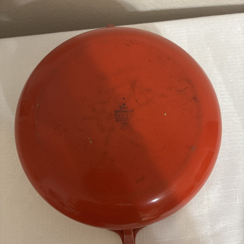 Vintage MCM Dansk 2 QT Red Enamel Kobenstyle Dutch Oven Pot With Trivet Lid - Picture 12 of 14